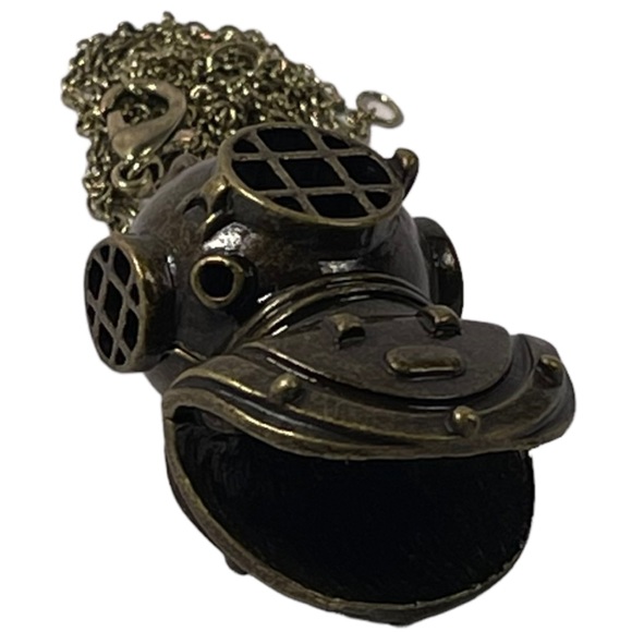 Diving Helmet Pendant Necklace in brass colored metal on brass chain NEW - Picture 3 of 8